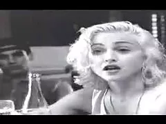 পূর্ণ এবং ওপেন নেকেড ভিডিও সরস