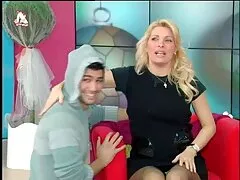প্রাচীর মাধ্যমে পেরেক নেকেড বাংলা ভিডিও